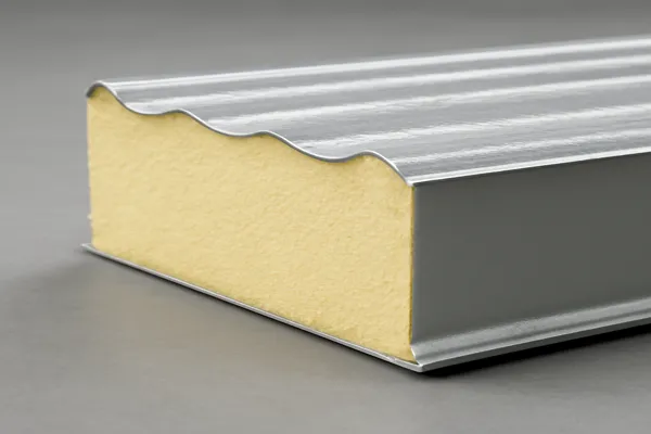 Corte transversal telha sanduíche